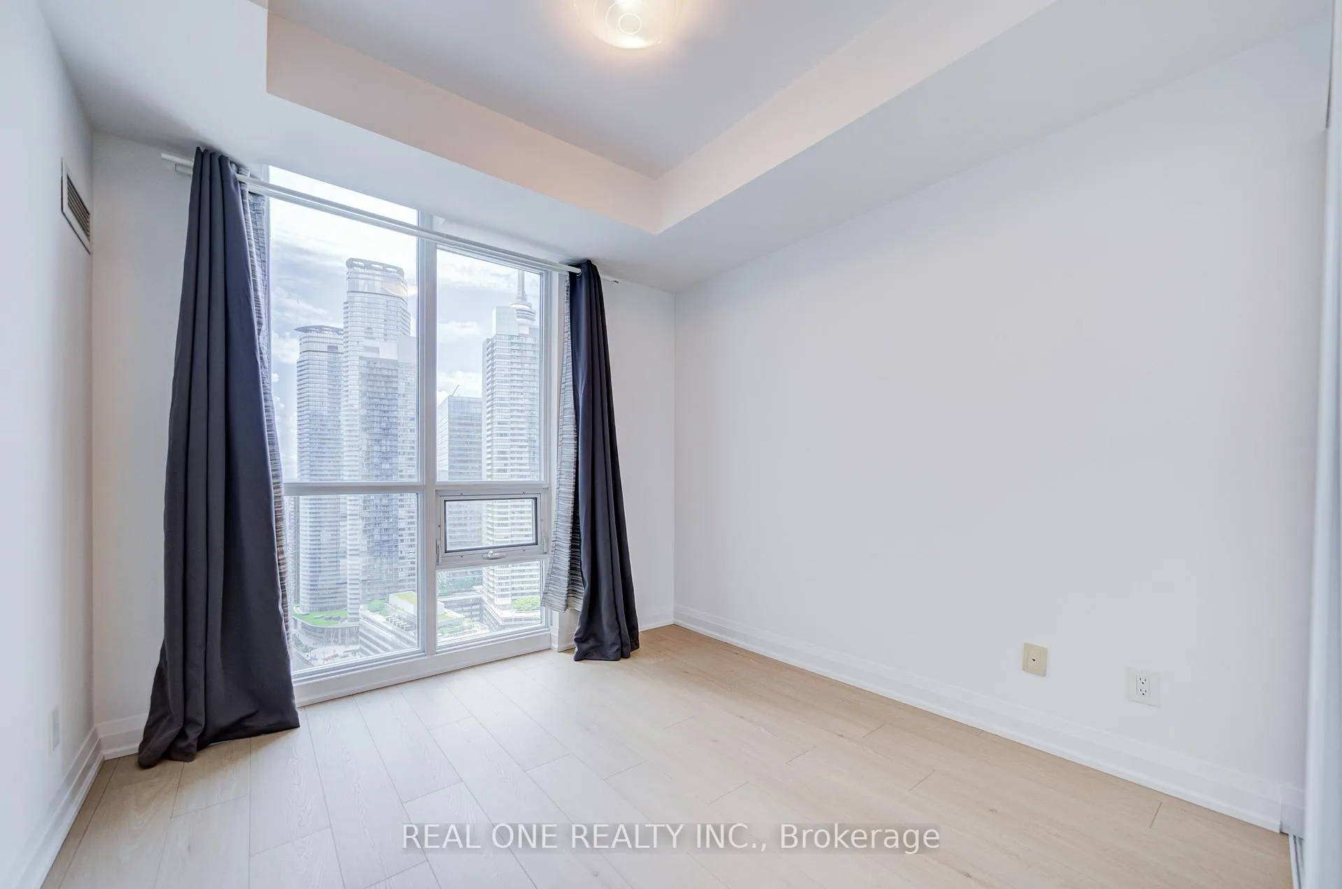 Photo 14 of Unit 3511, 16 Harbour Street, Toronto, Waterfront Communities — HOMEH