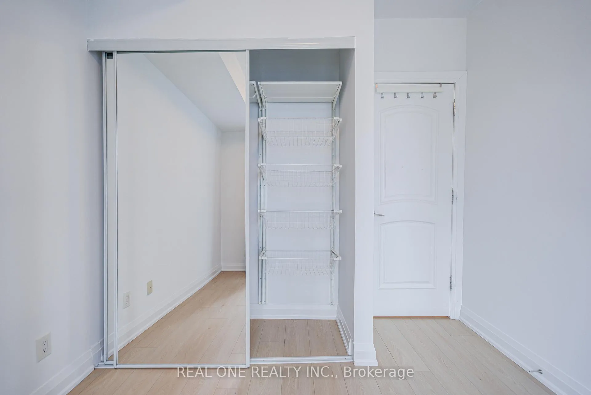 Photo 18 of Unit 3511, 16 Harbour Street, Toronto, Waterfront Communities — HOMEH