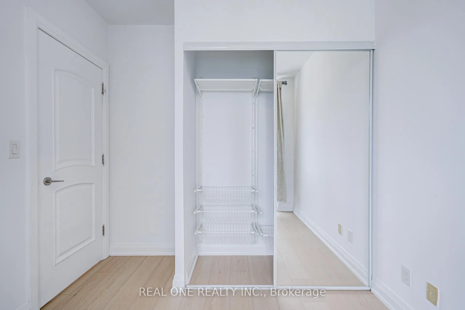 Photo 23 of Unit 3511, 16 Harbour Street, Toronto, Waterfront Communities — HOMEH