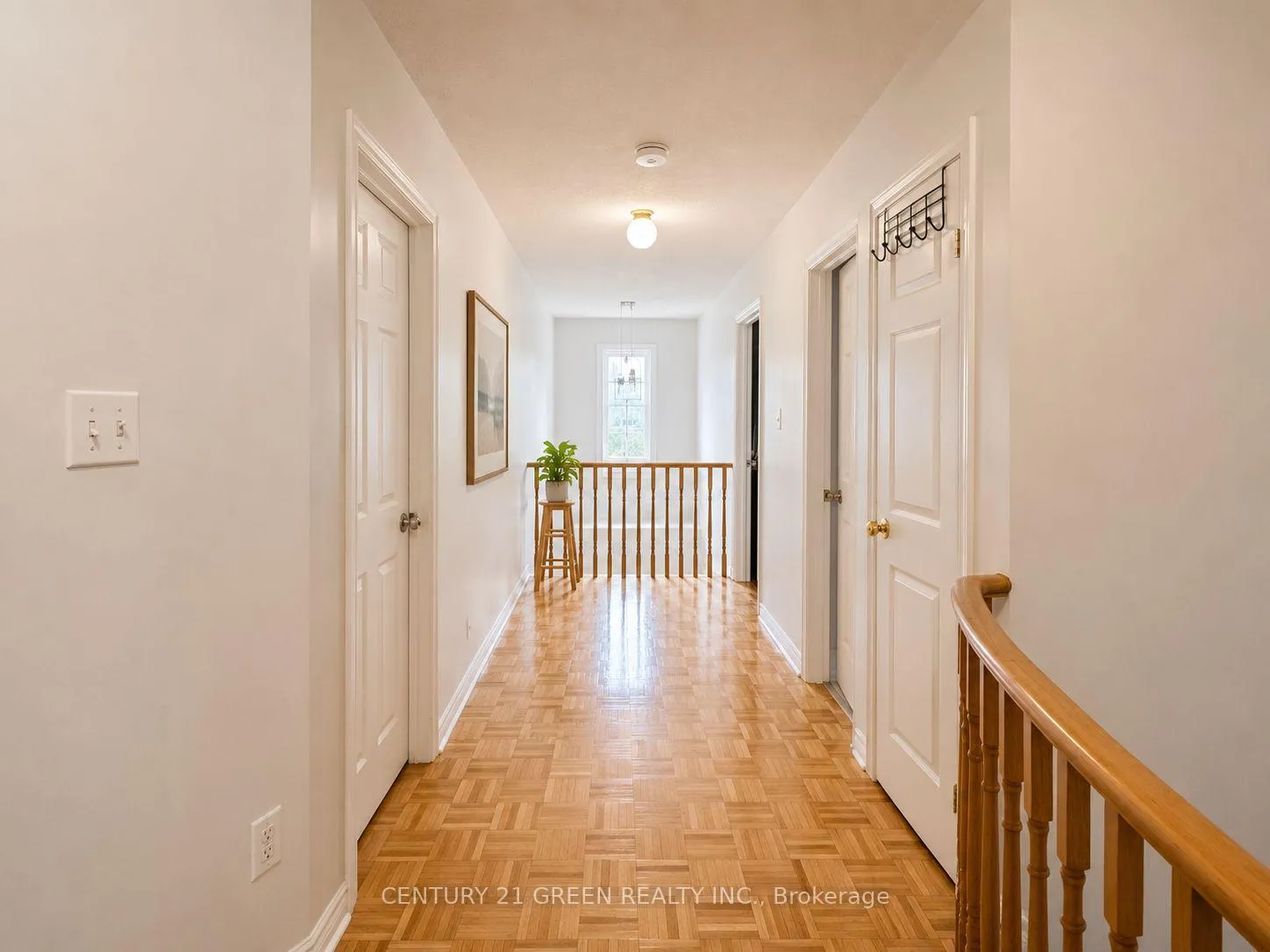 Photo 11 of 20 Outlook Avenue, Brampton, Bram West — HOMEH
