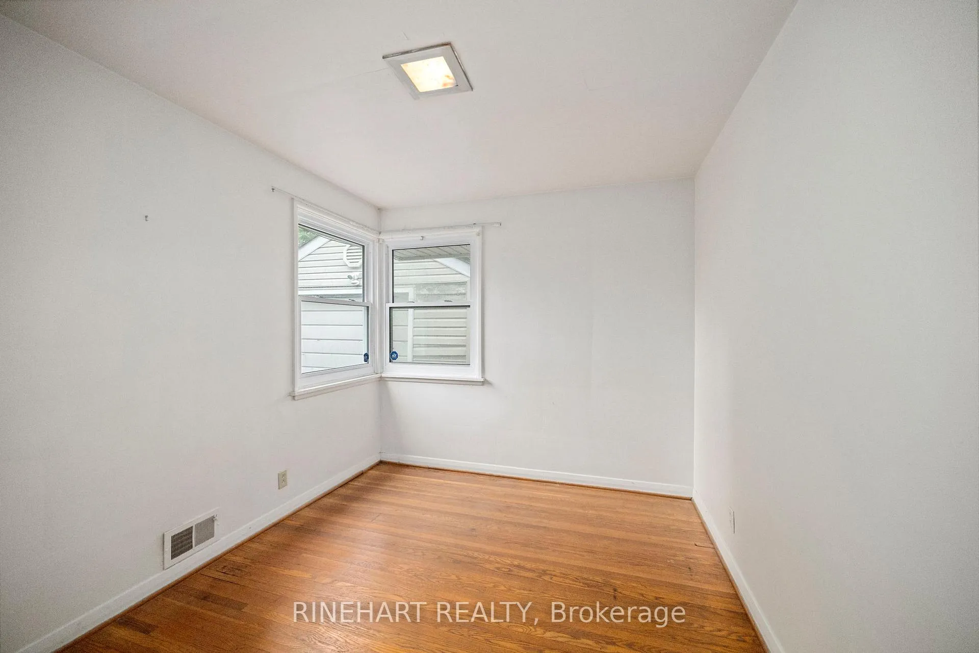 Photo 16 of 330 Connington Street, London, South G — HOMEH