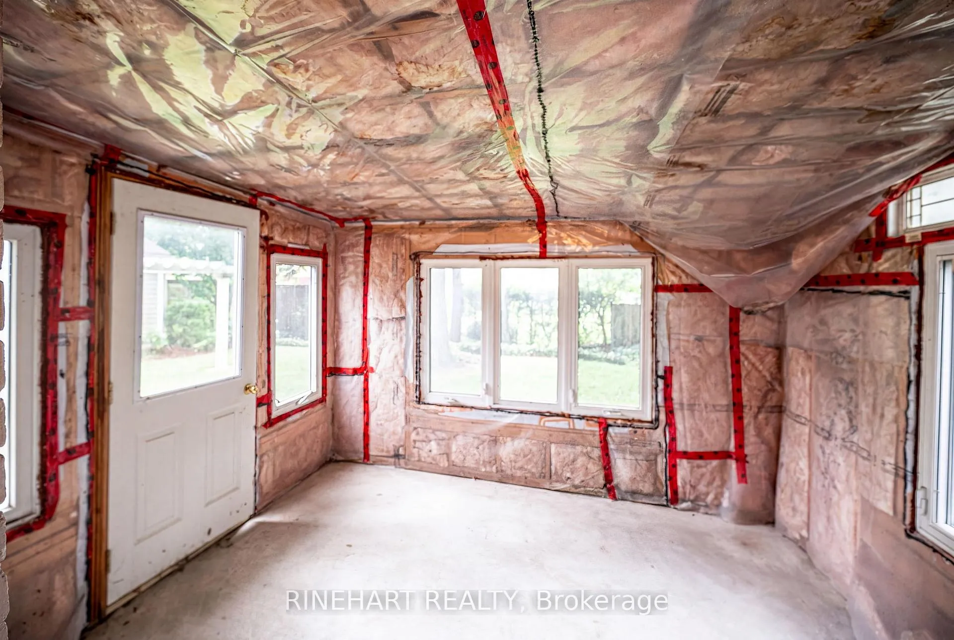 Photo 17 of 330 Connington Street, London, South G — HOMEH