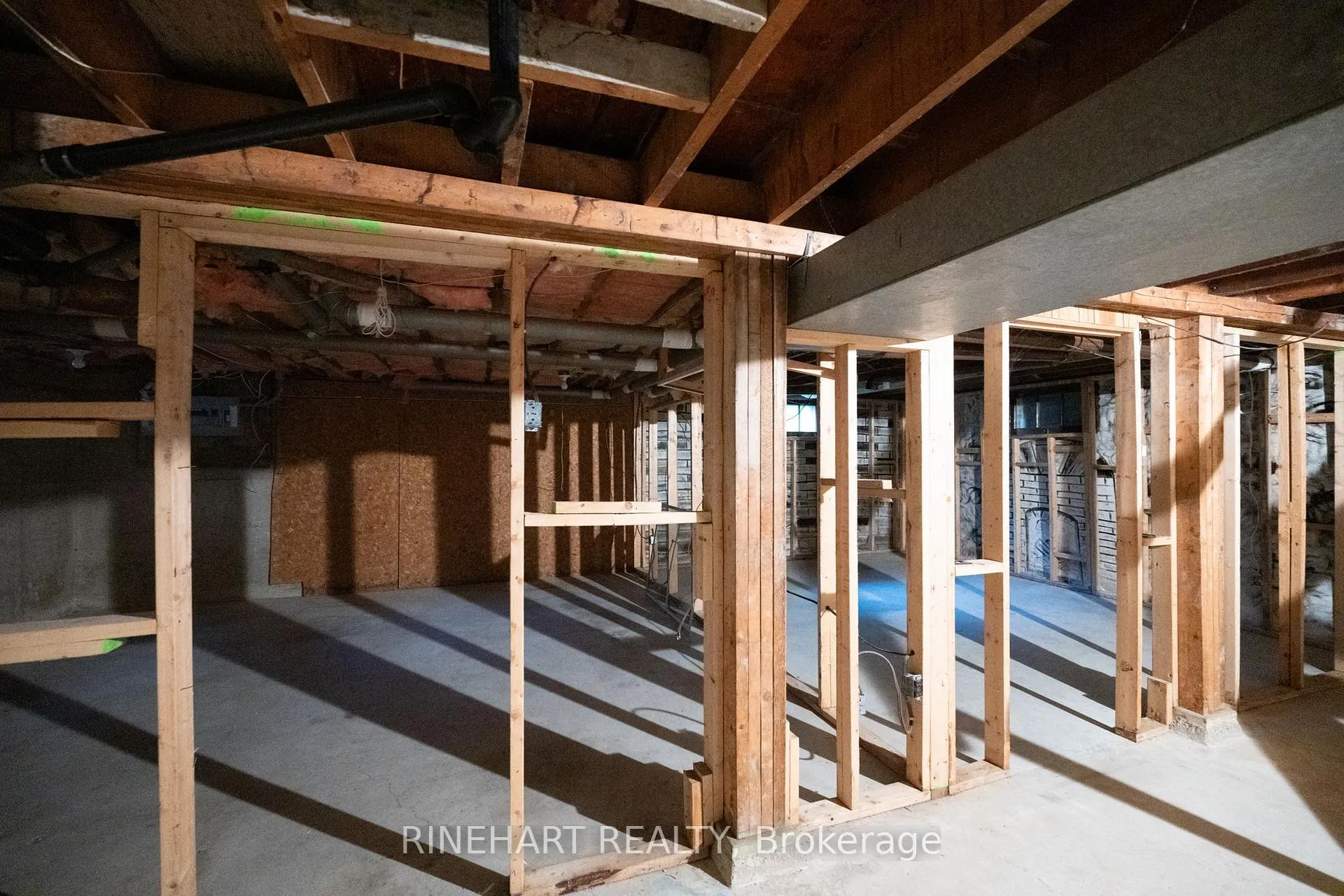 Photo 19 of 330 Connington Street, London, South G — HOMEH