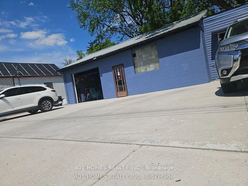 Photo 2 of 1092 Brydges Street, London, East M — HOMEH