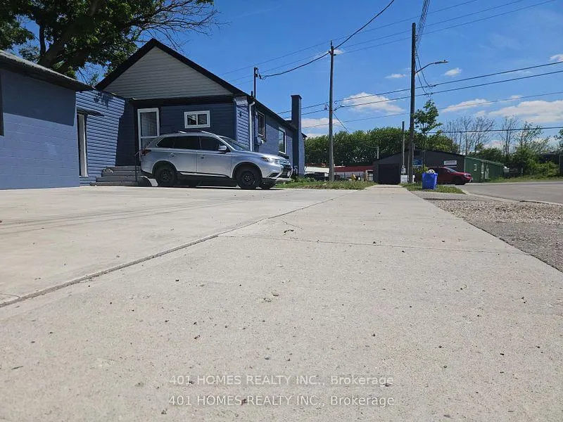 Photo 3 of 1092 Brydges Street, London, East M — HOMEH