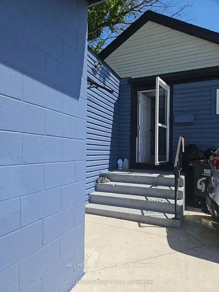 Photo 5 of 1092 Brydges Street, London, East M — HOMEH