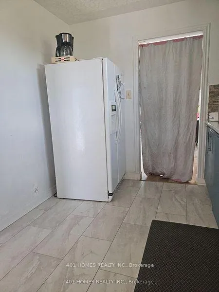 Photo 10 of 1092 Brydges Street, London, East M — HOMEH