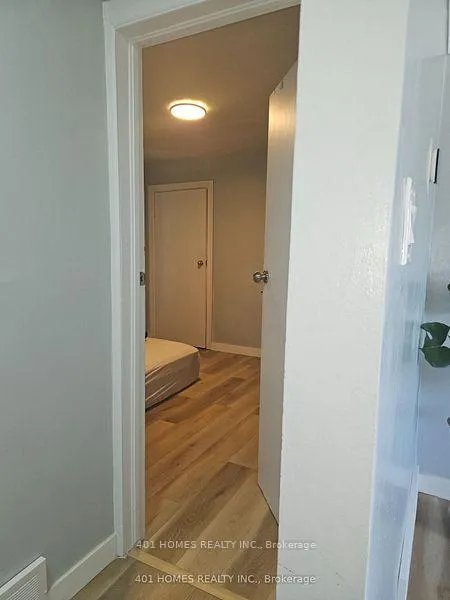 Photo 15 of 1092 Brydges Street, London, East M — HOMEH