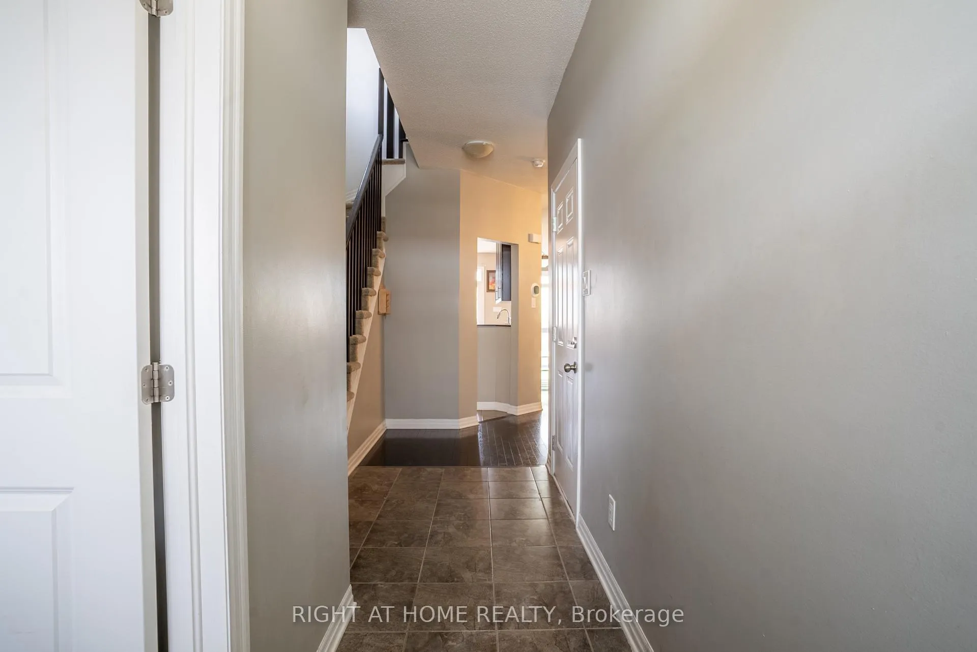 Photo 2 of 712 Brian Good Avenue, Ottawa, Riverside South/Gloucester Glen — HOMEH