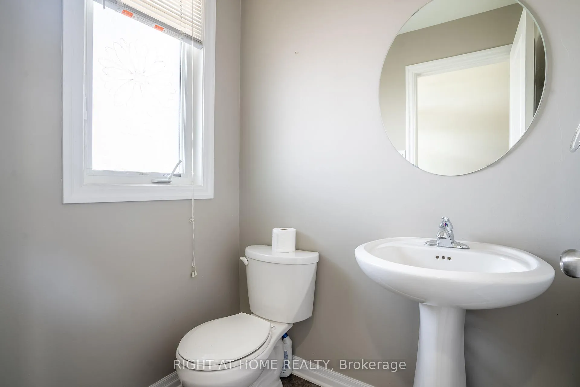 Photo 13 of 712 Brian Good Avenue, Ottawa, Riverside South/Gloucester Glen — HOMEH
