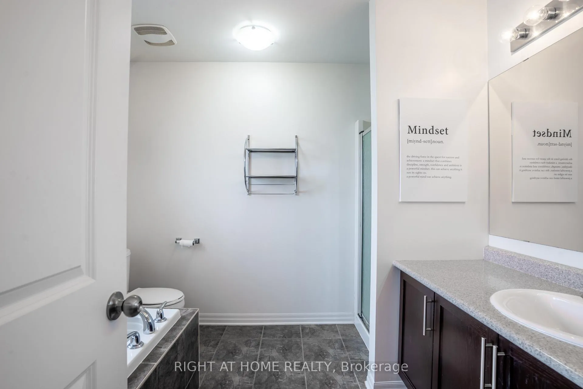 Photo 21 of 712 Brian Good Avenue, Ottawa, Riverside South/Gloucester Glen — HOMEH