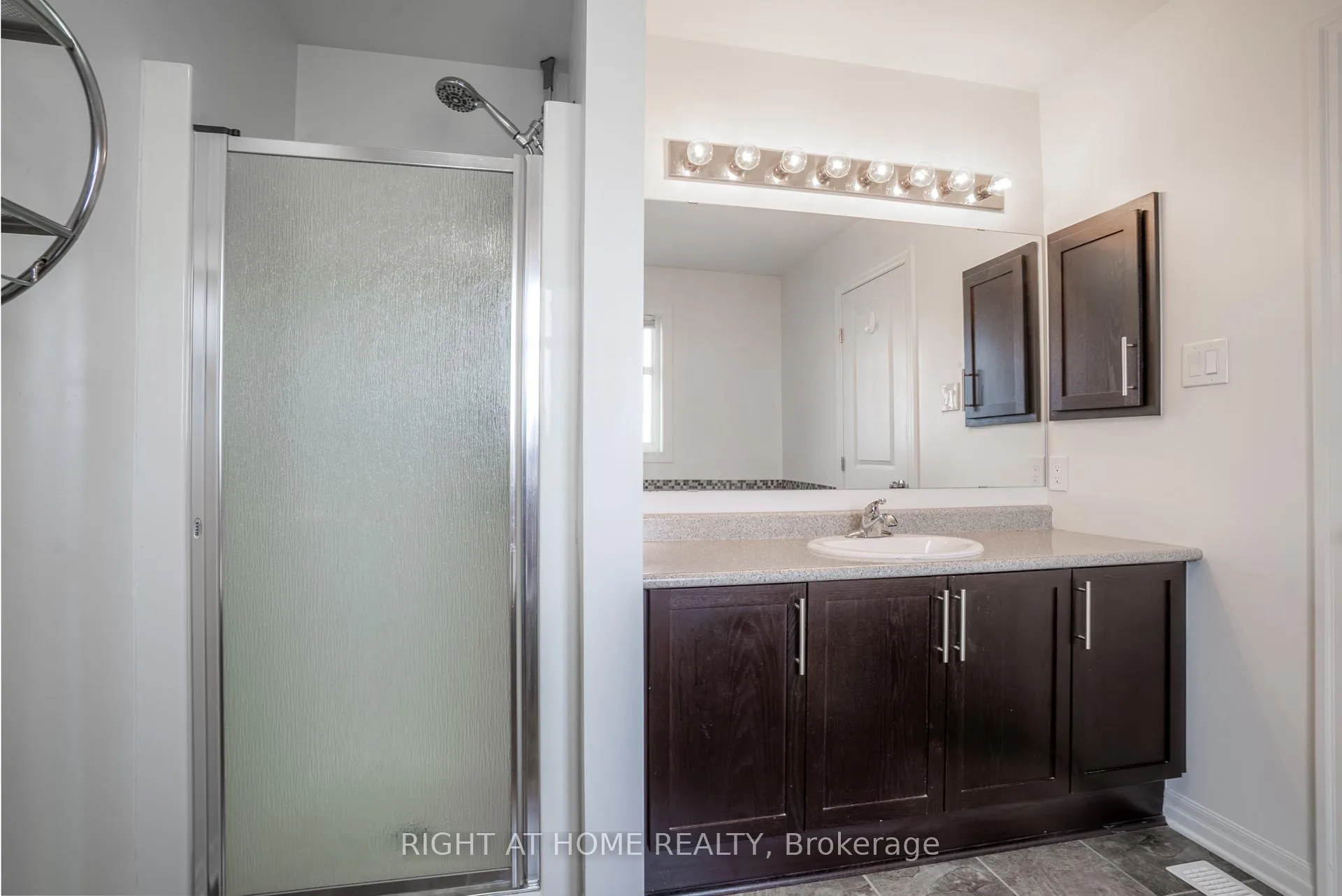 Photo 23 of 712 Brian Good Avenue, Ottawa, Riverside South/Gloucester Glen — HOMEH