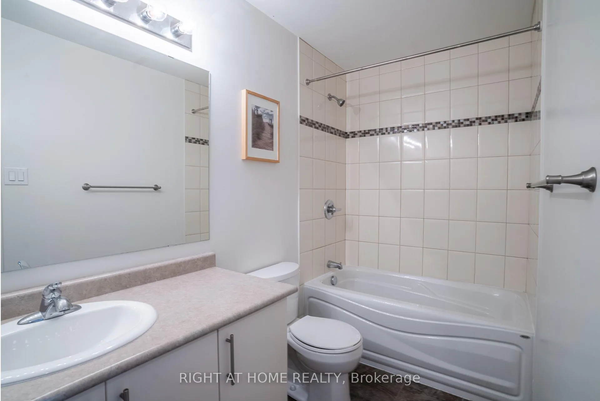 Photo 28 of 712 Brian Good Avenue, Ottawa, Riverside South/Gloucester Glen — HOMEH