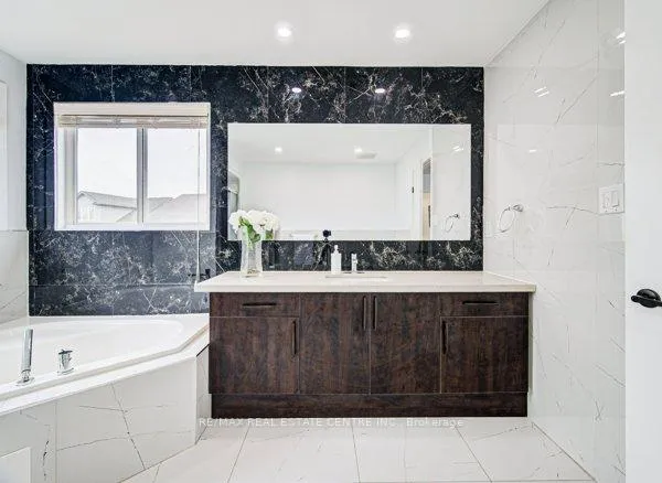 Photo 40 of 55 Isaiah Drive, Kitchener, Larentian West — HOMEH
