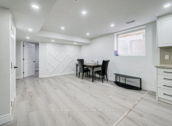 Photo 43 of 55 Isaiah Drive, Kitchener, Larentian West — HOMEH
