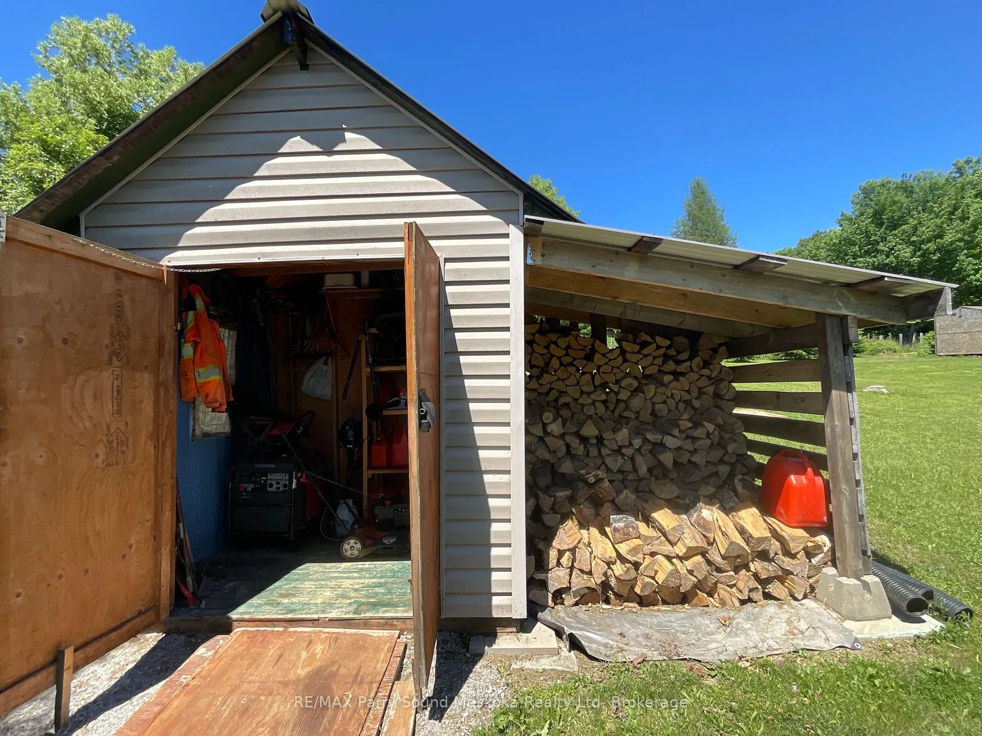 Photo 19 of 135 Daniel Drive, Parry Sound Remote Area, Restoule — HOMEH