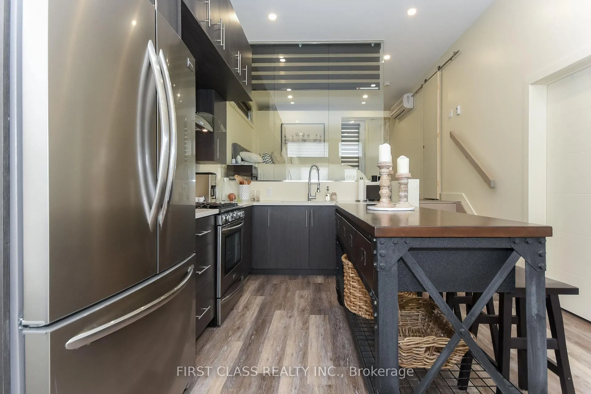 Photo 8 of 341 Cambridge Street N, Ottawa, West Centre Town — HOMEH