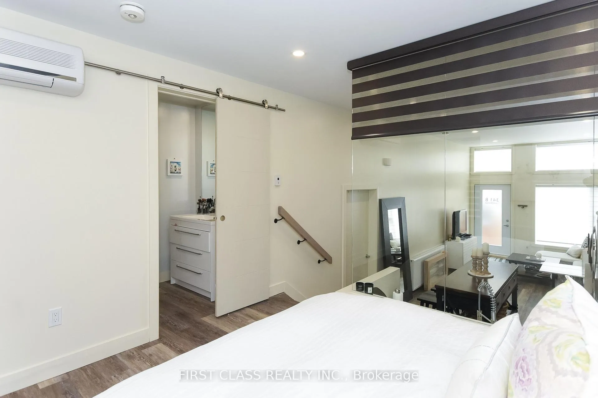 Photo 10 of 341 Cambridge Street N, Ottawa, West Centre Town — HOMEH