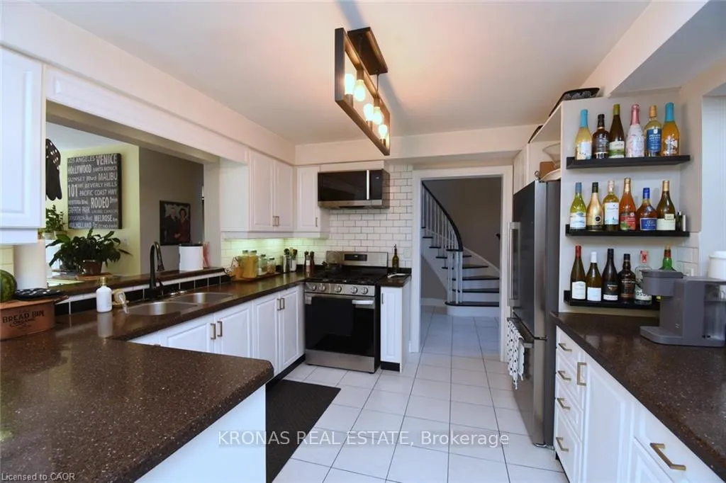Photo 6 of 26 Banbury Drive, Hamilton, Meadowlands — HOMEH