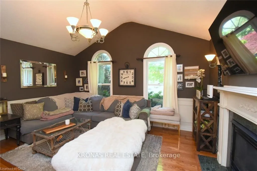 Photo 16 of 26 Banbury Drive, Hamilton, Meadowlands — HOMEH