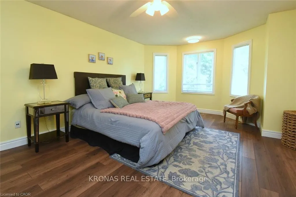Photo 20 of 26 Banbury Drive, Hamilton, Meadowlands — HOMEH