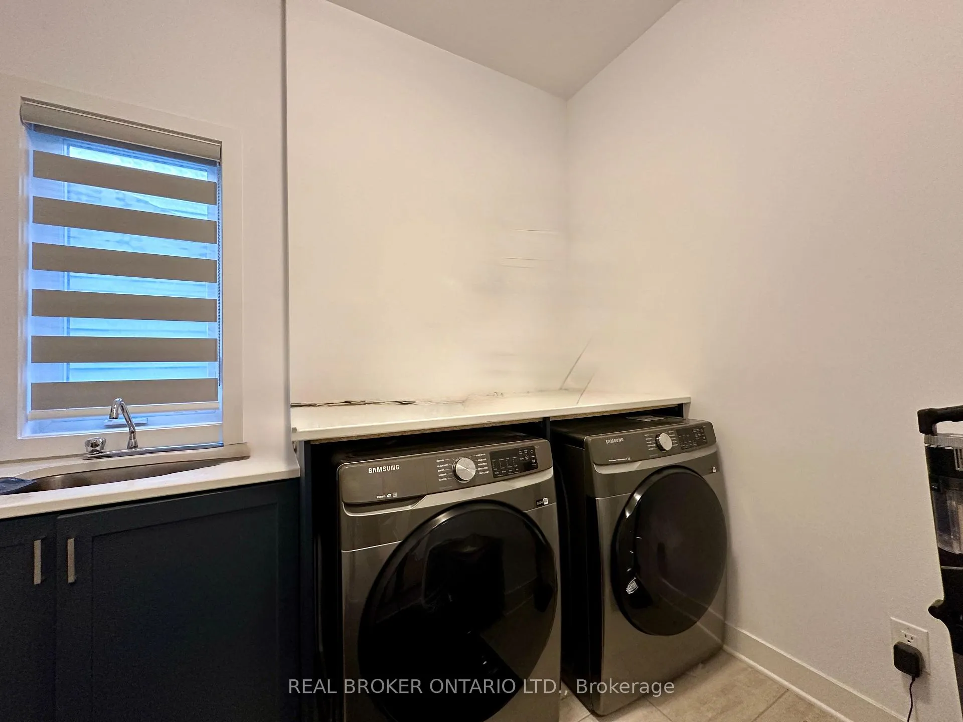 Photo 6 of 646 Gendarme Circle, Ottawa, Mer Bleue/Bradley Estates/Anderson Park — HOMEH