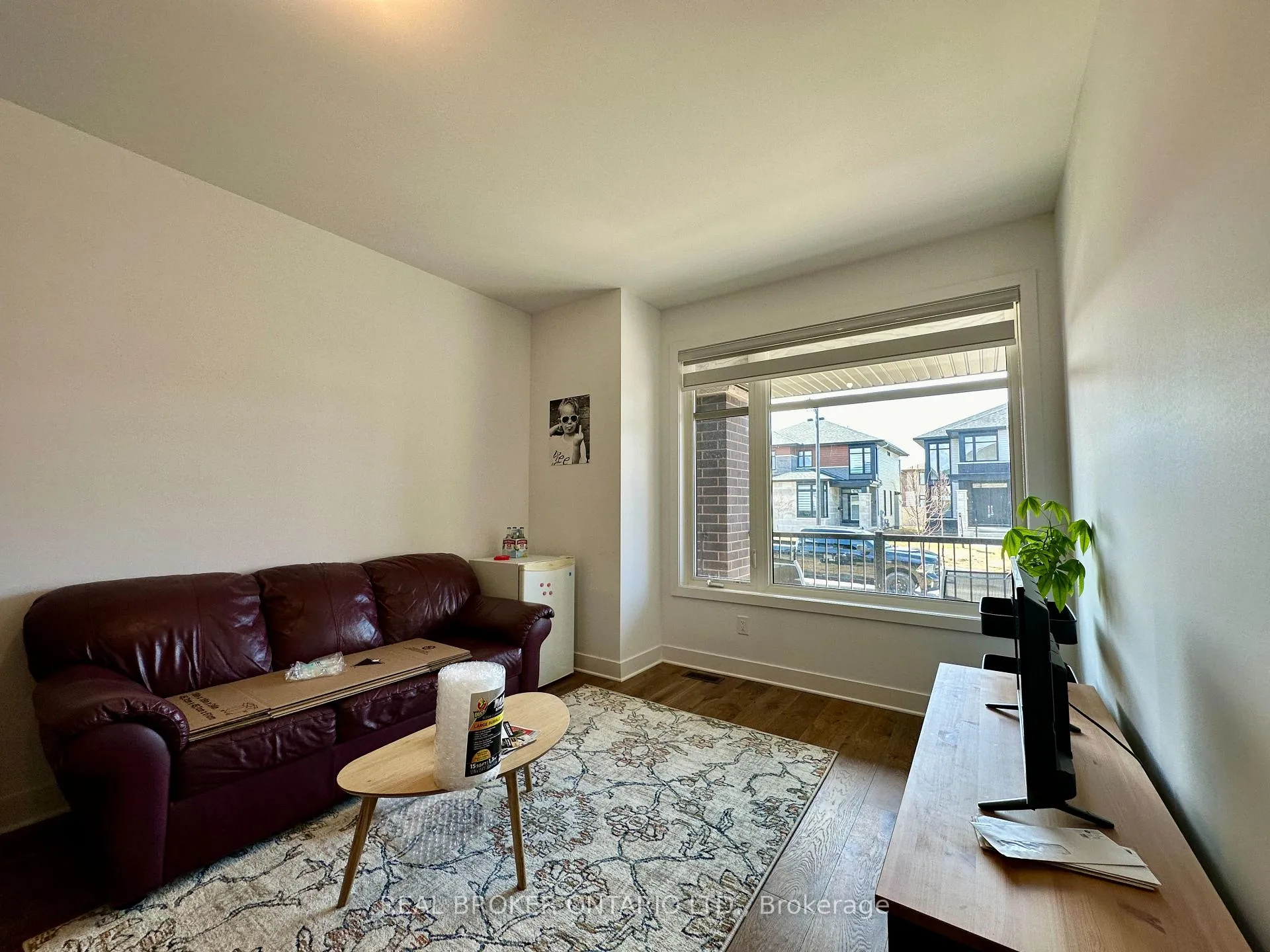Photo 10 of 646 Gendarme Circle, Ottawa, Mer Bleue/Bradley Estates/Anderson Park — HOMEH