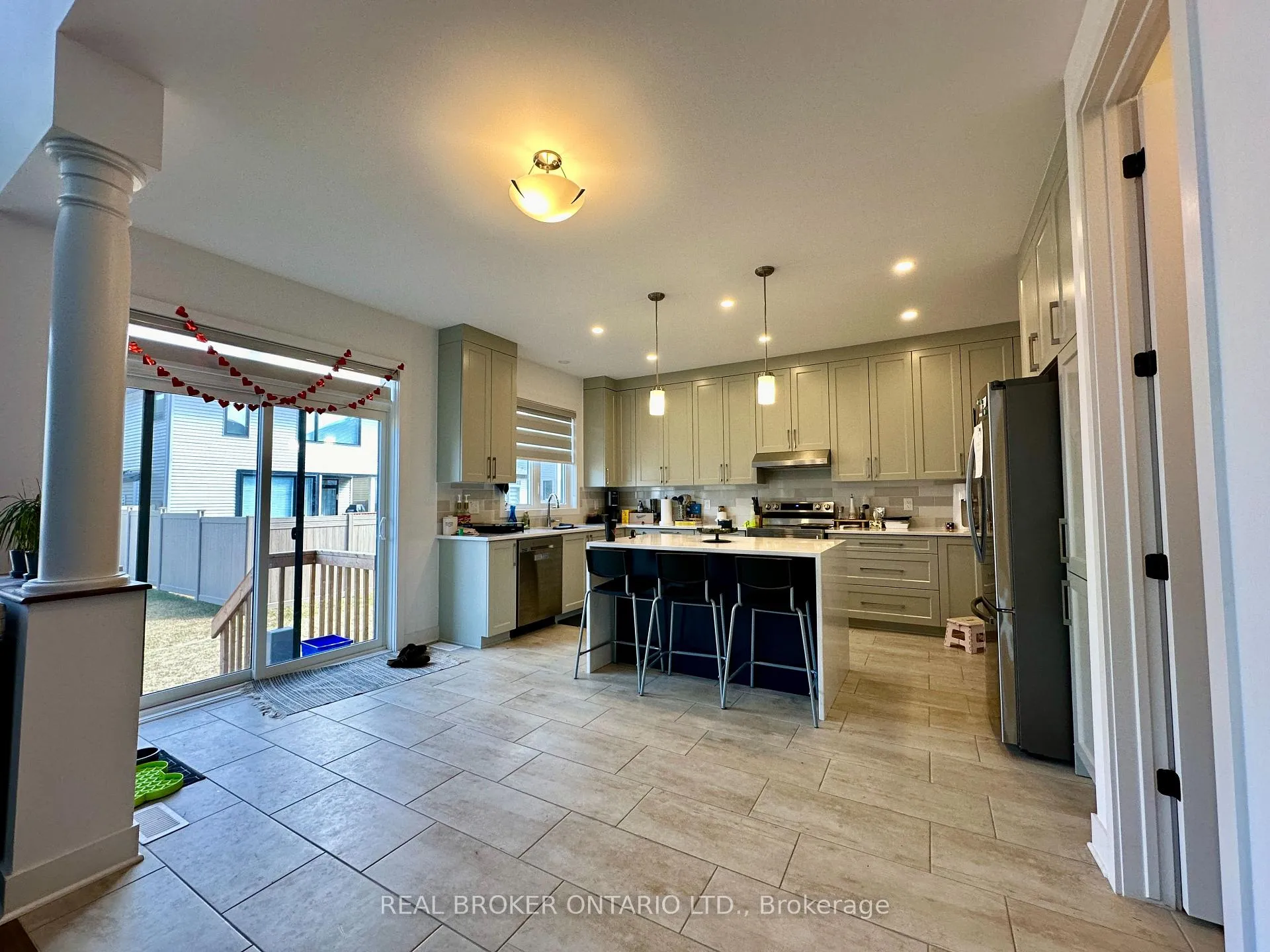 Photo 14 of 646 Gendarme Circle, Ottawa, Mer Bleue/Bradley Estates/Anderson Park — HOMEH