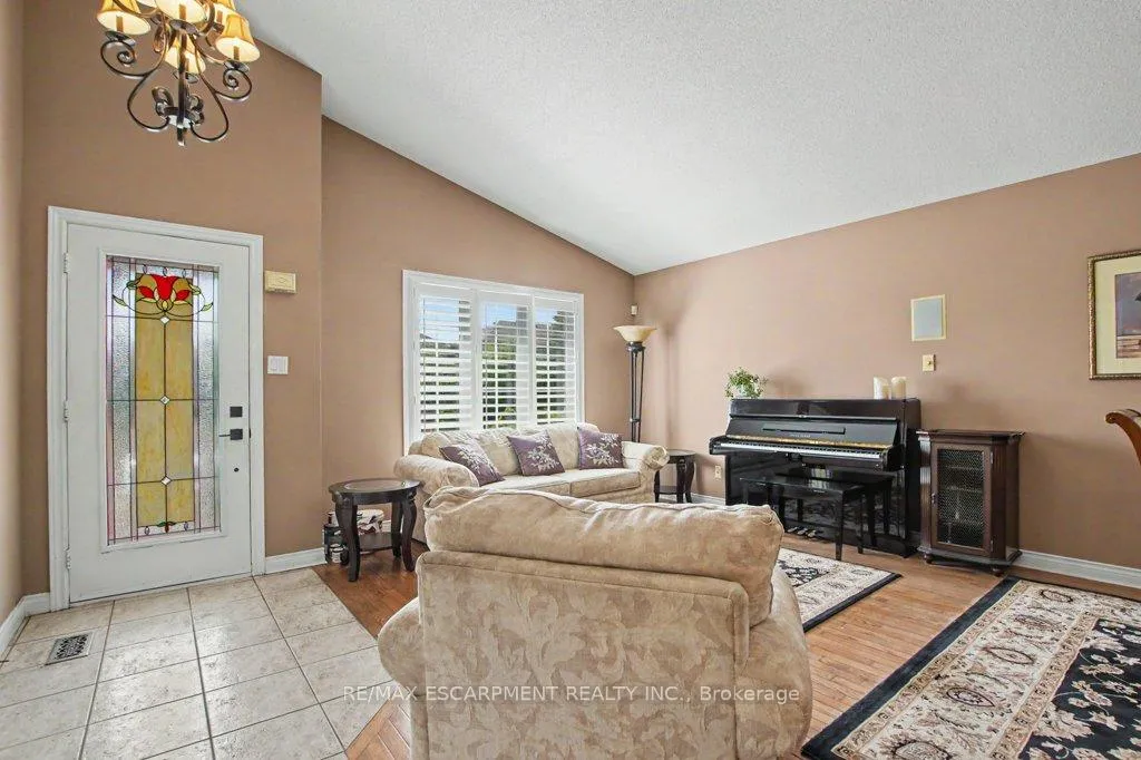 Photo 5 of 6 Theodore Drive, Hamilton, Jerome — HOMEH