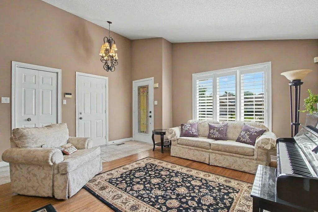 Photo 8 of 6 Theodore Drive, Hamilton, Jerome — HOMEH