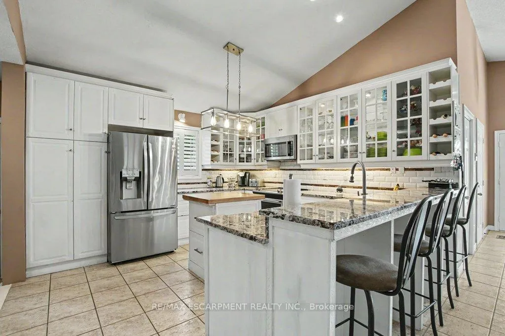 Photo 11 of 6 Theodore Drive, Hamilton, Jerome — HOMEH