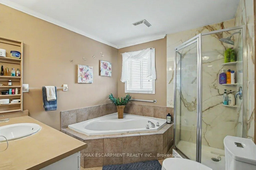 Photo 21 of 6 Theodore Drive, Hamilton, Jerome — HOMEH