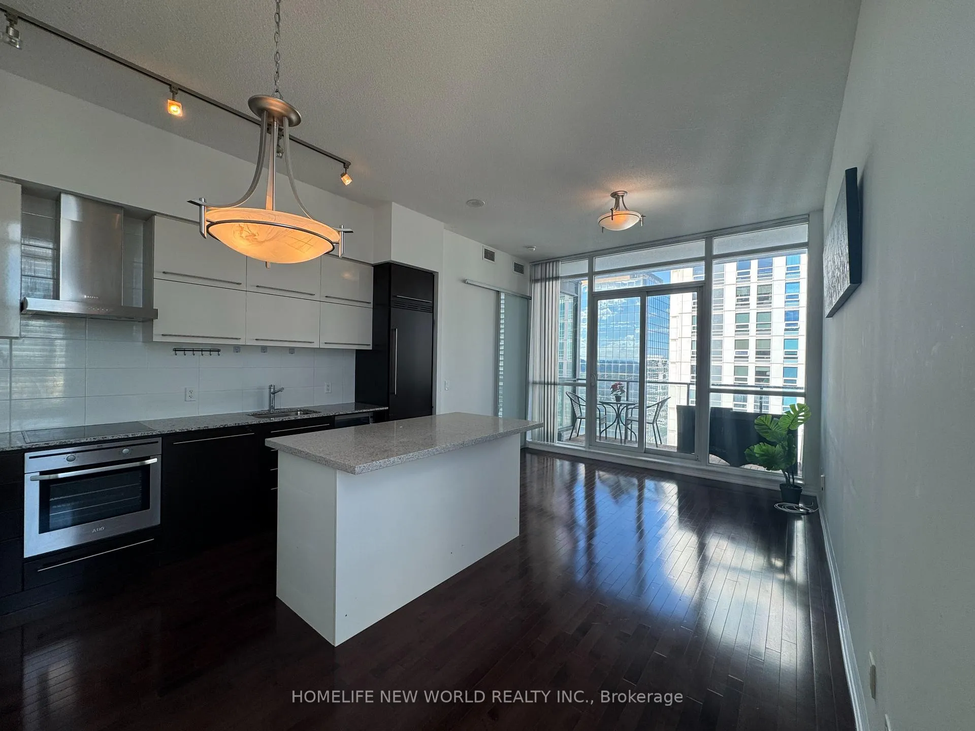 Photo 8 of Unit Ph206, 770 Bay Street, Toronto, Church-Yonge Corridor — HOMEH
