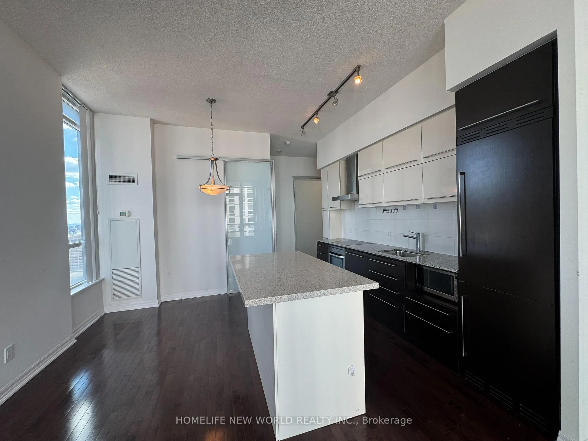 Photo 10 of Unit Ph206, 770 Bay Street, Toronto, Church-Yonge Corridor — HOMEH