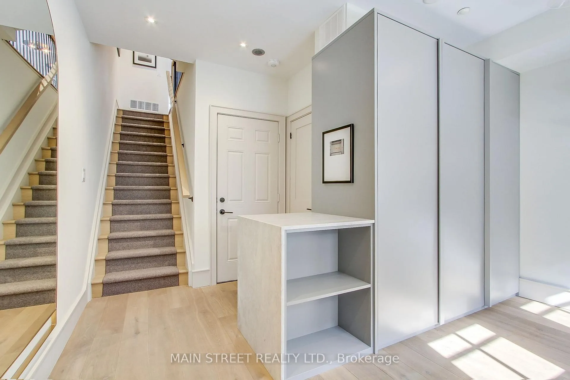 Photo 5 of Unit 27, 12 Powseland Crescent, Vaughan, West Woodbridge — HOMEH