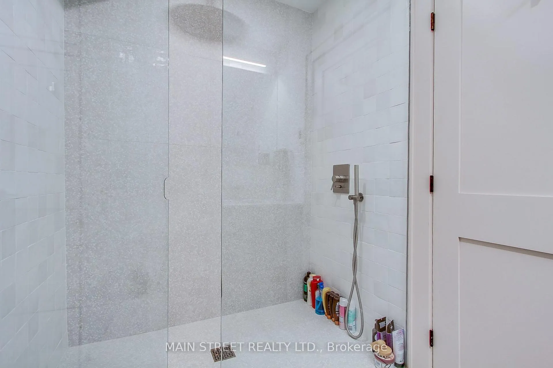 Photo 34 of Unit 27, 12 Powseland Crescent, Vaughan, West Woodbridge — HOMEH