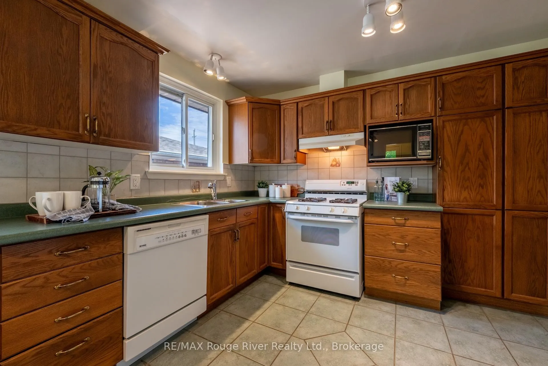 Photo 16 of 538 Willow Crescent, Cobourg — HOMEH