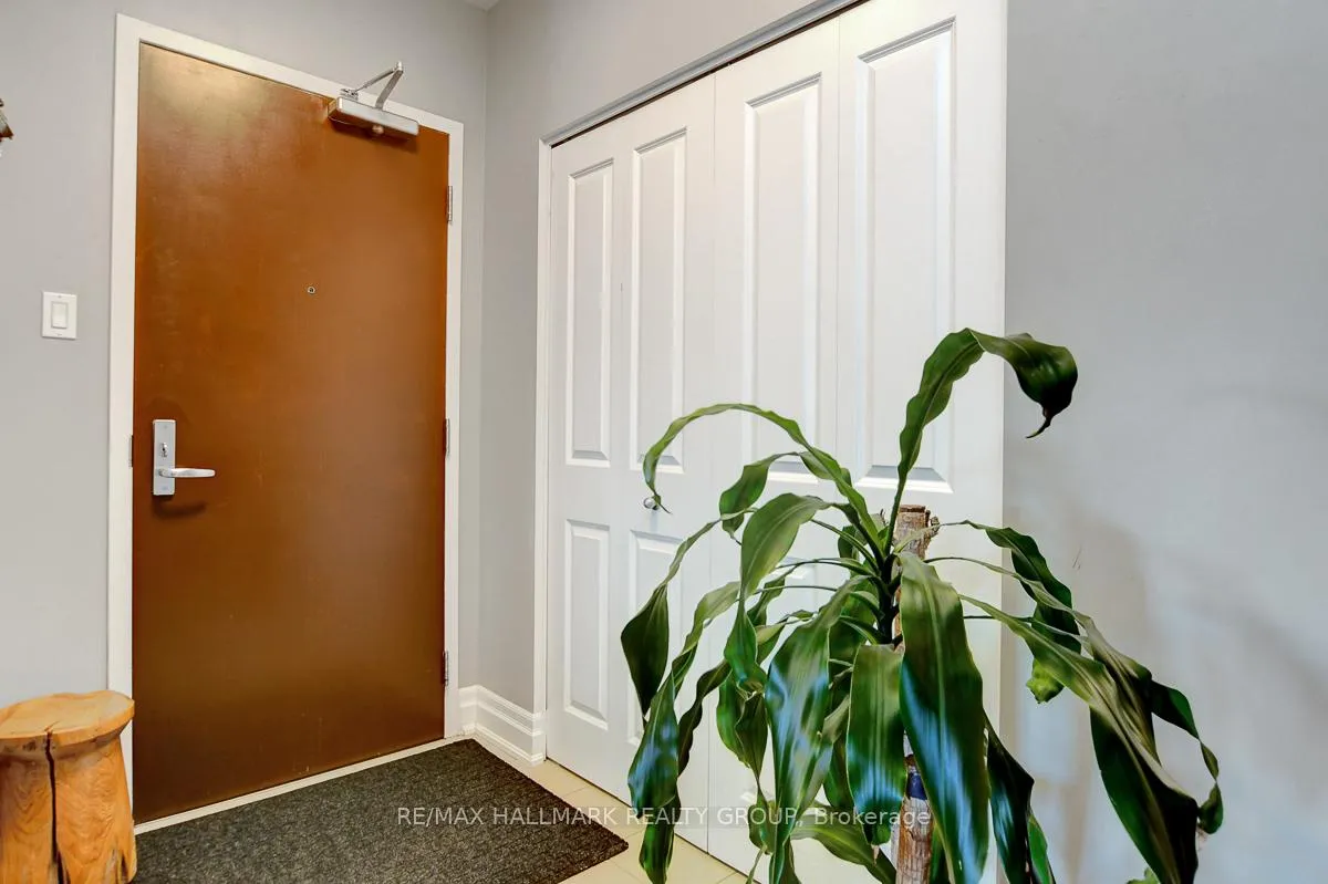 Photo 4 of Unit 1101, 90 Landry Street, Ottawa, Vanier — HOMEH