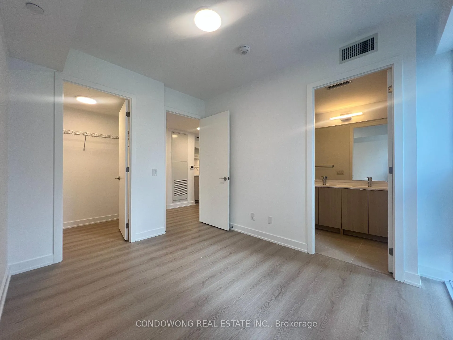 Photo 5 of Unit 2211, 100 Queen Street E, Toronto, Church-Yonge Corridor — HOMEH