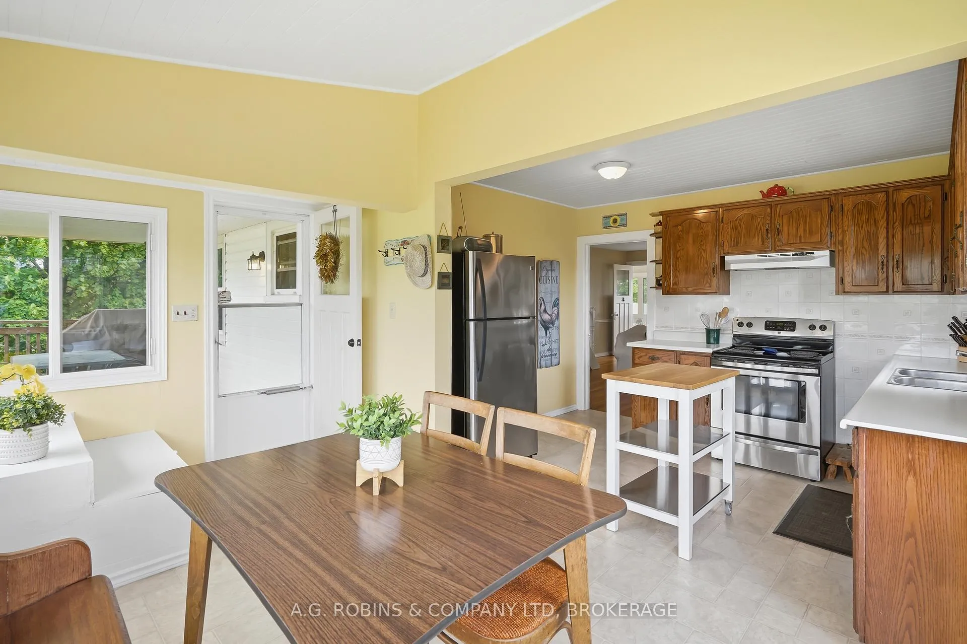 Photo 11 of 11803 Lakeshore Road, Wainfleet, Lakeshore — HOMEH