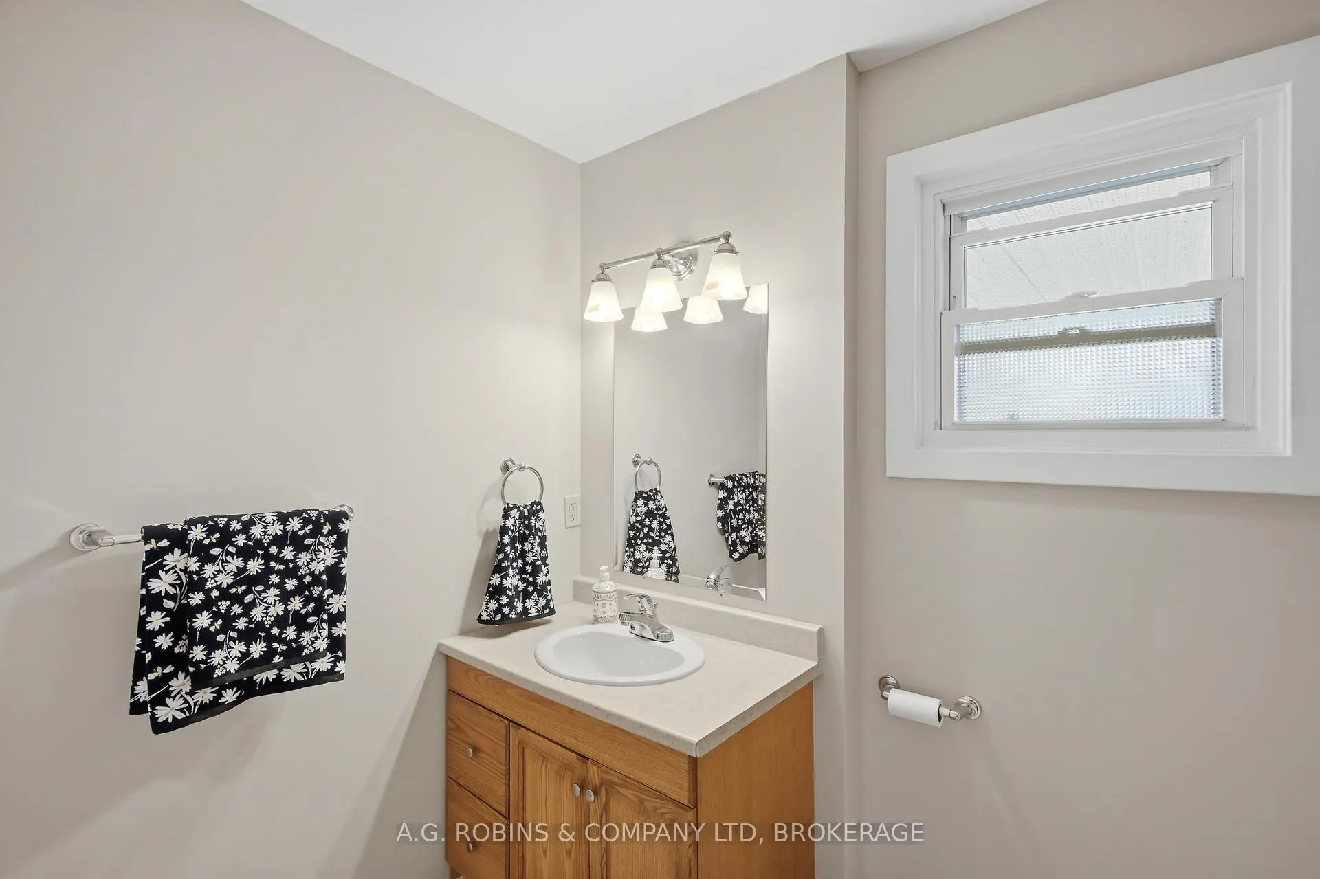 Photo 27 of 11803 Lakeshore Road, Wainfleet, Lakeshore — HOMEH