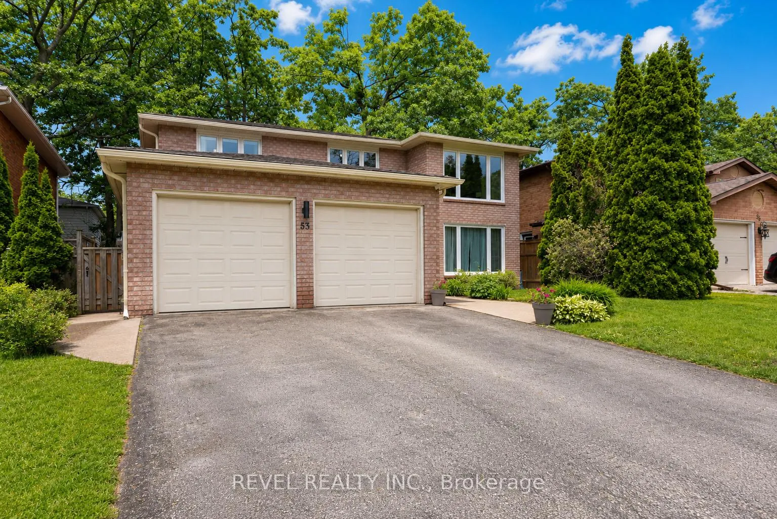 Photo 3 of 53 Oakridge Drive, Barrie, Sunnidale — HOMEH