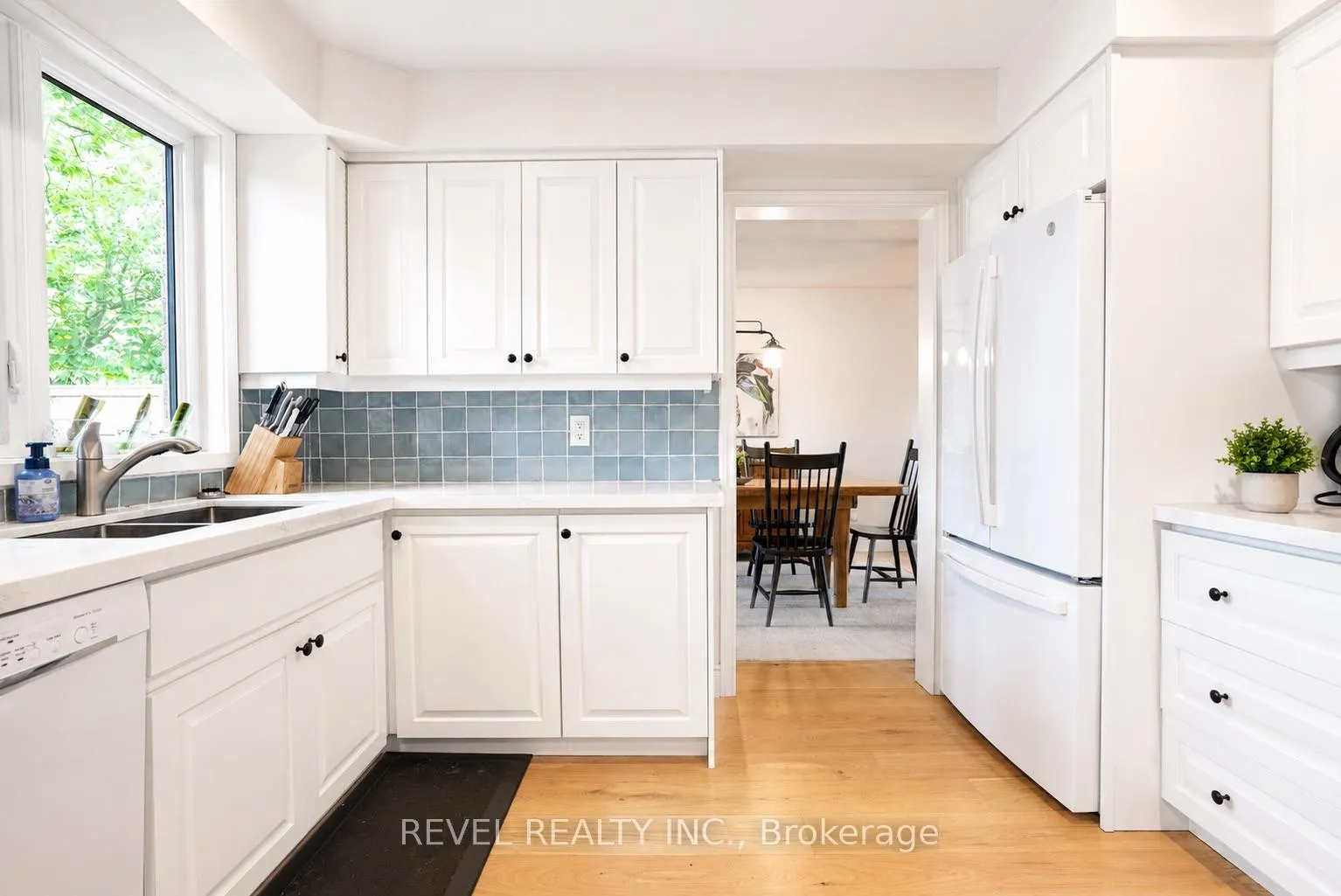 Photo 9 of 53 Oakridge Drive, Barrie, Sunnidale — HOMEH