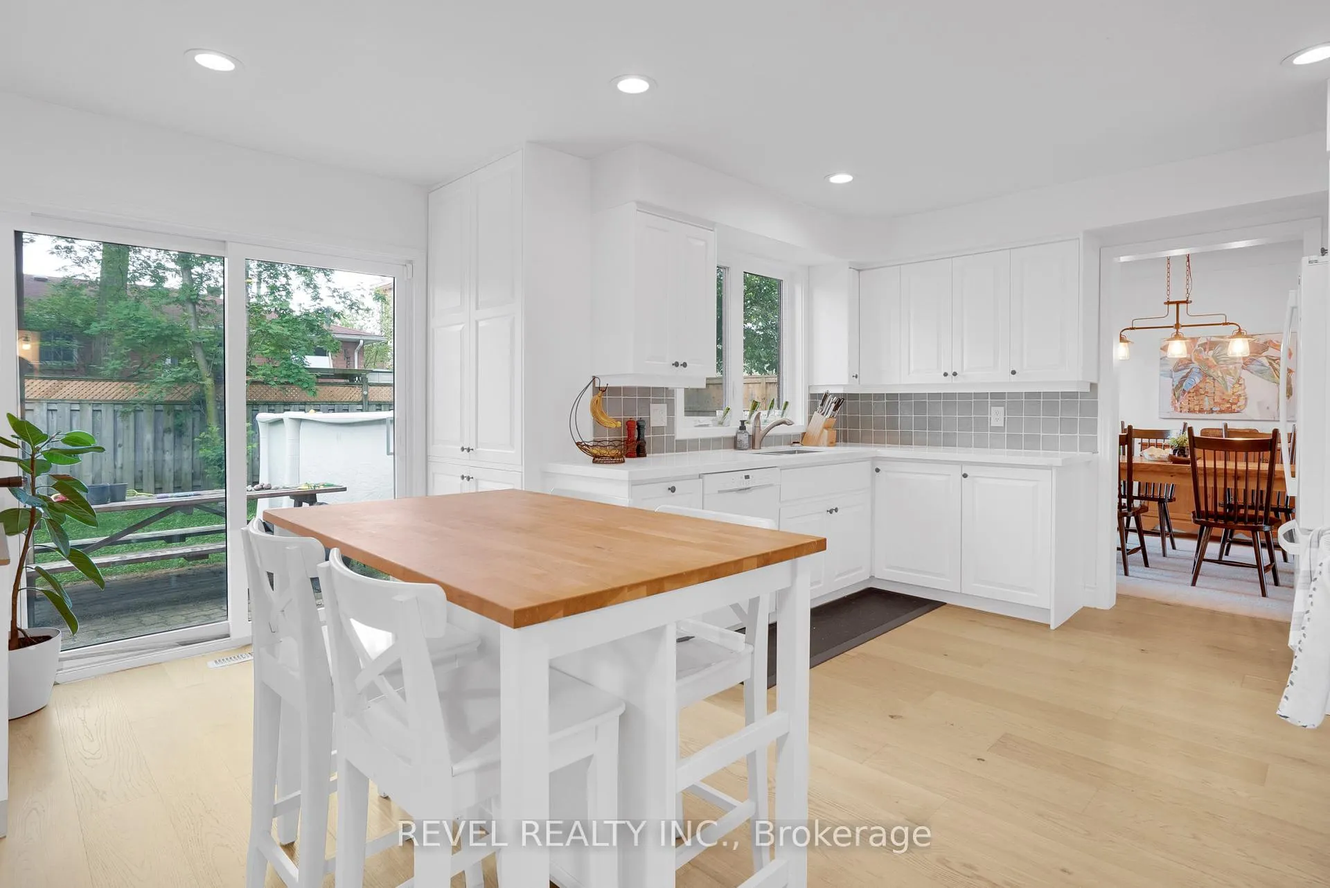 Photo 11 of 53 Oakridge Drive, Barrie, Sunnidale — HOMEH