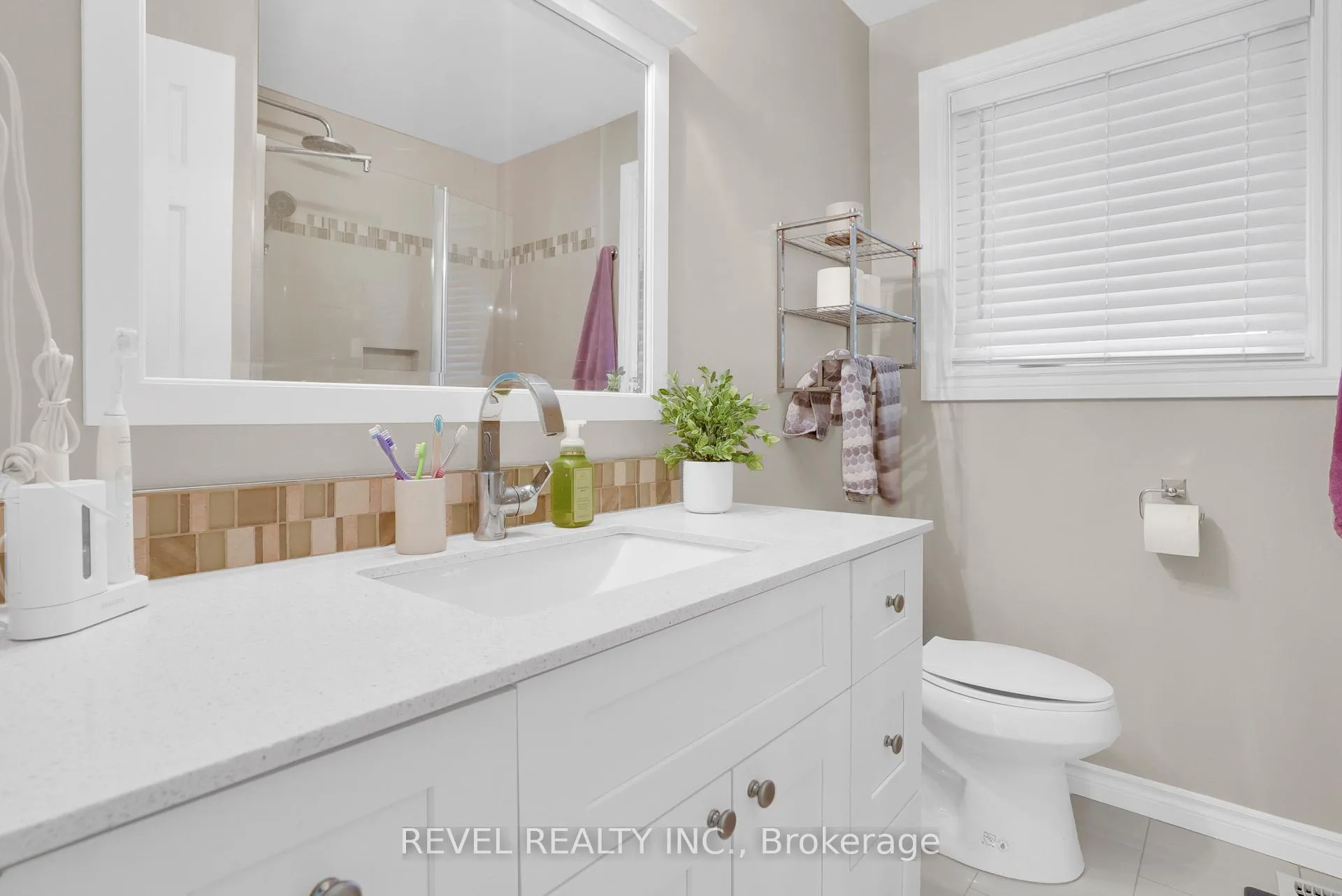 Photo 25 of 53 Oakridge Drive, Barrie, Sunnidale — HOMEH