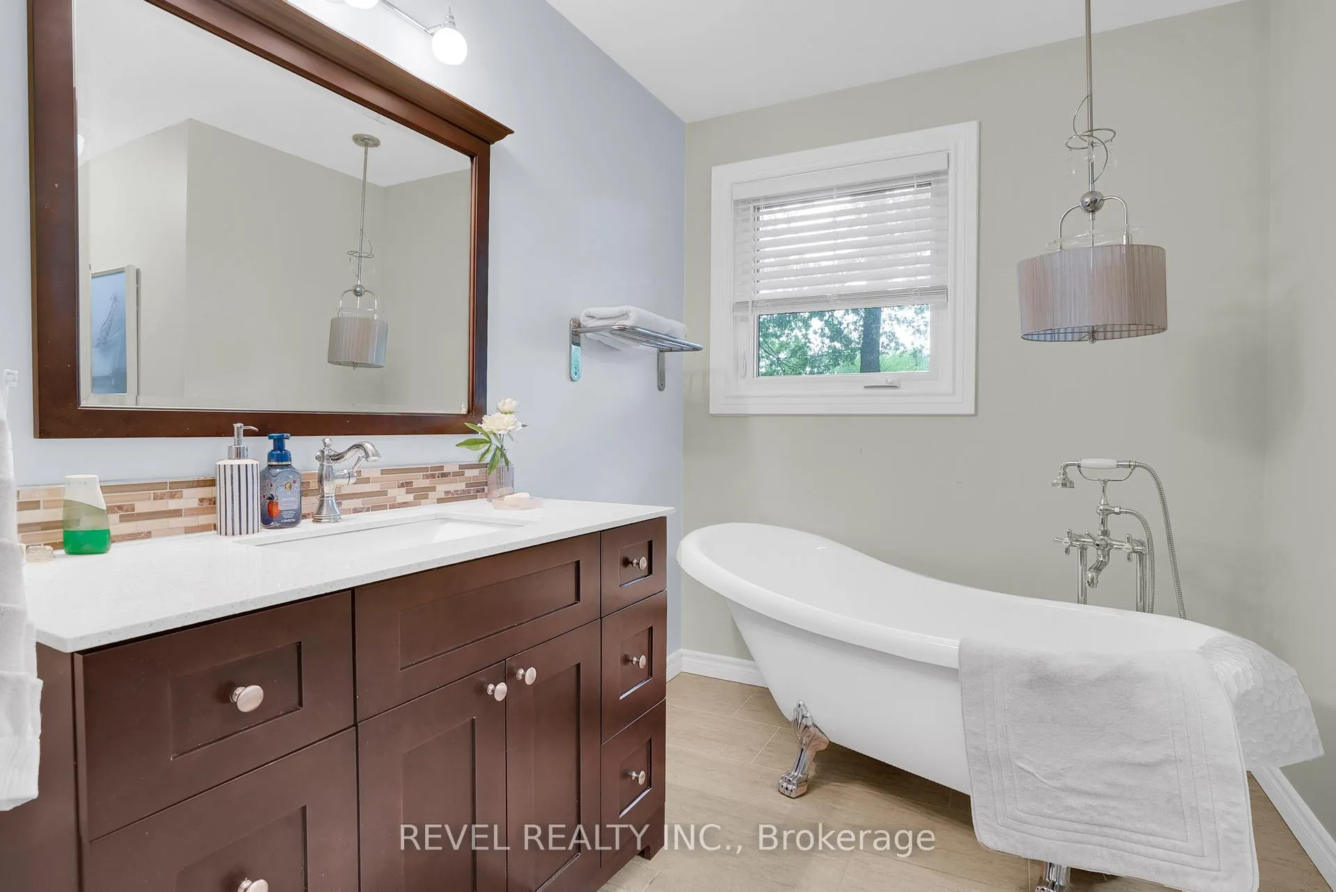 Photo 32 of 53 Oakridge Drive, Barrie, Sunnidale — HOMEH