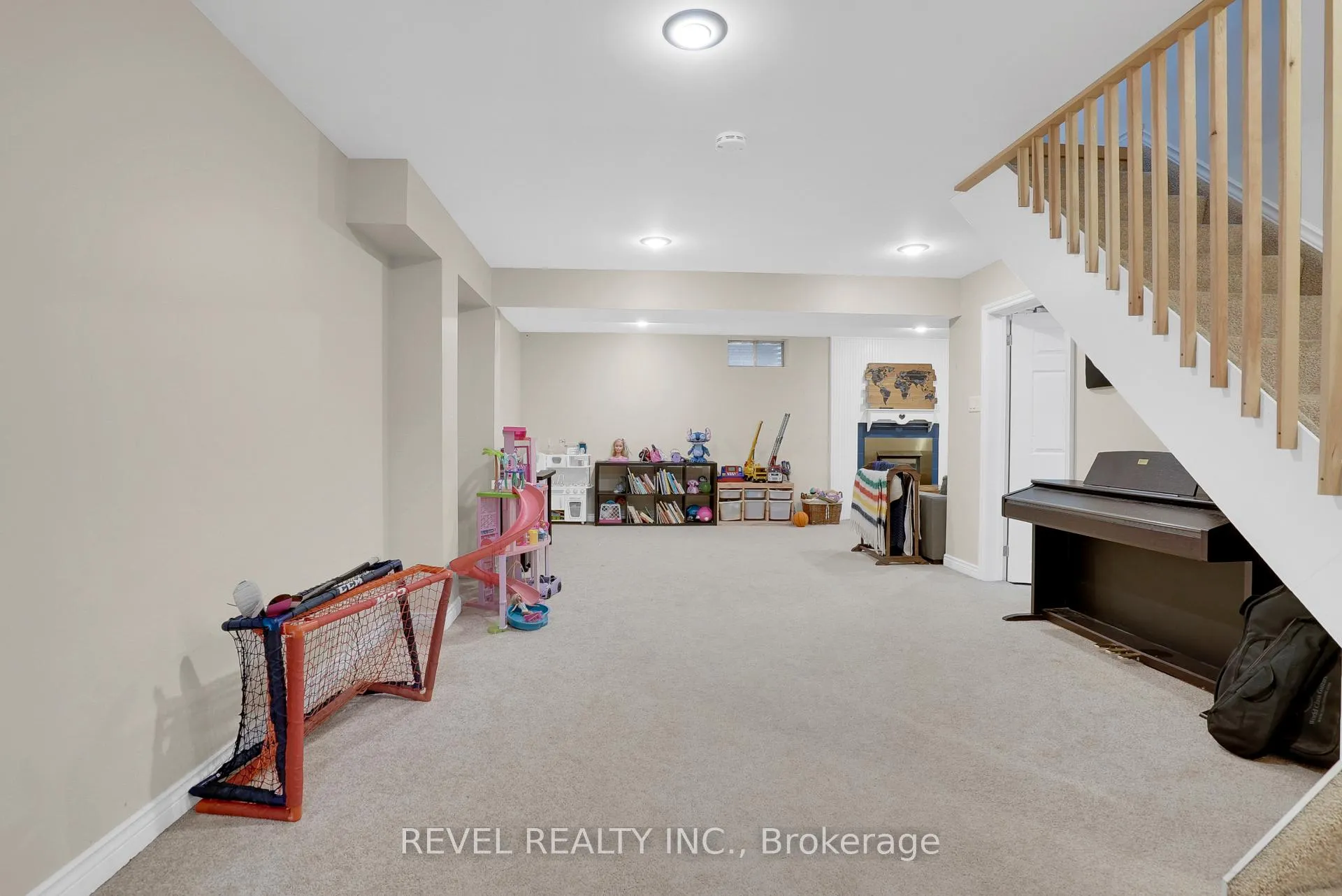 Photo 34 of 53 Oakridge Drive, Barrie, Sunnidale — HOMEH