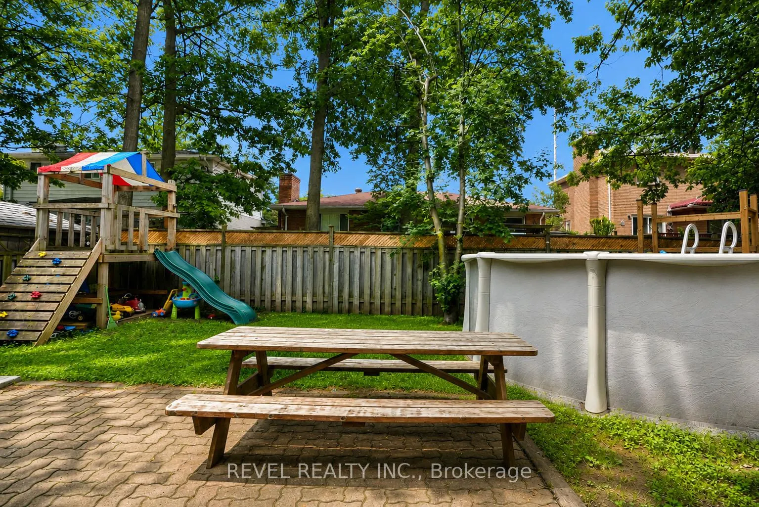 Photo 39 of 53 Oakridge Drive, Barrie, Sunnidale — HOMEH