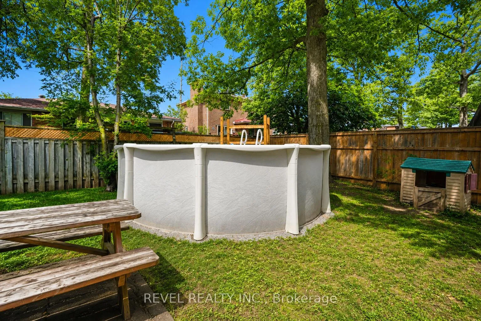 Photo 40 of 53 Oakridge Drive, Barrie, Sunnidale — HOMEH