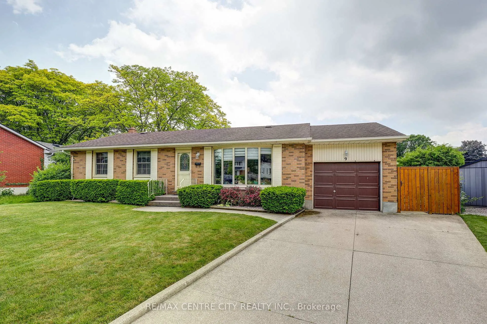 Photo 4 of 9 Northwood Place, St. Thomas — HOMEH
